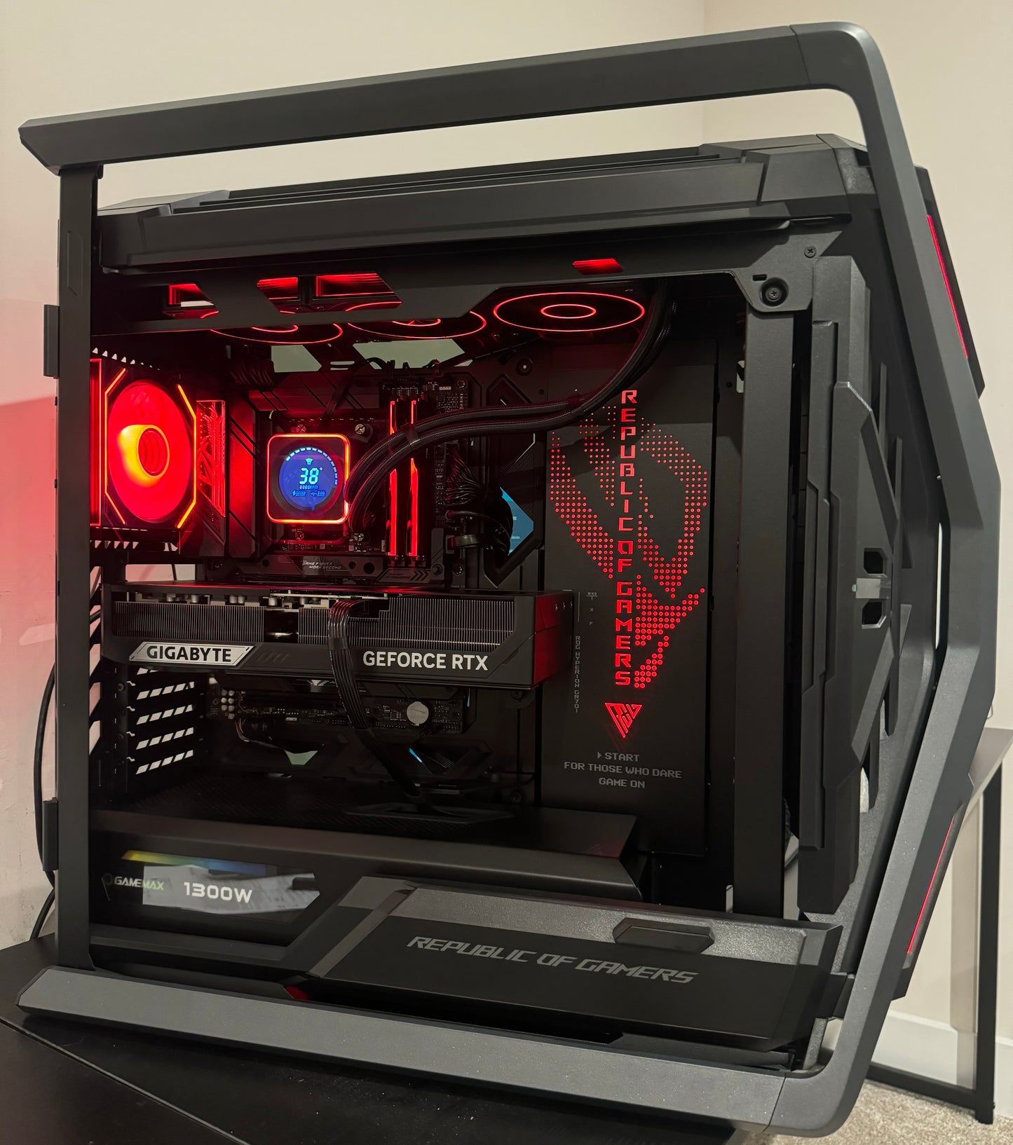 ASUS ROG Strix HYPERION RTX 5090 RYZEN 9800X3D 64GB RAM 4TB SSD GAMING PC