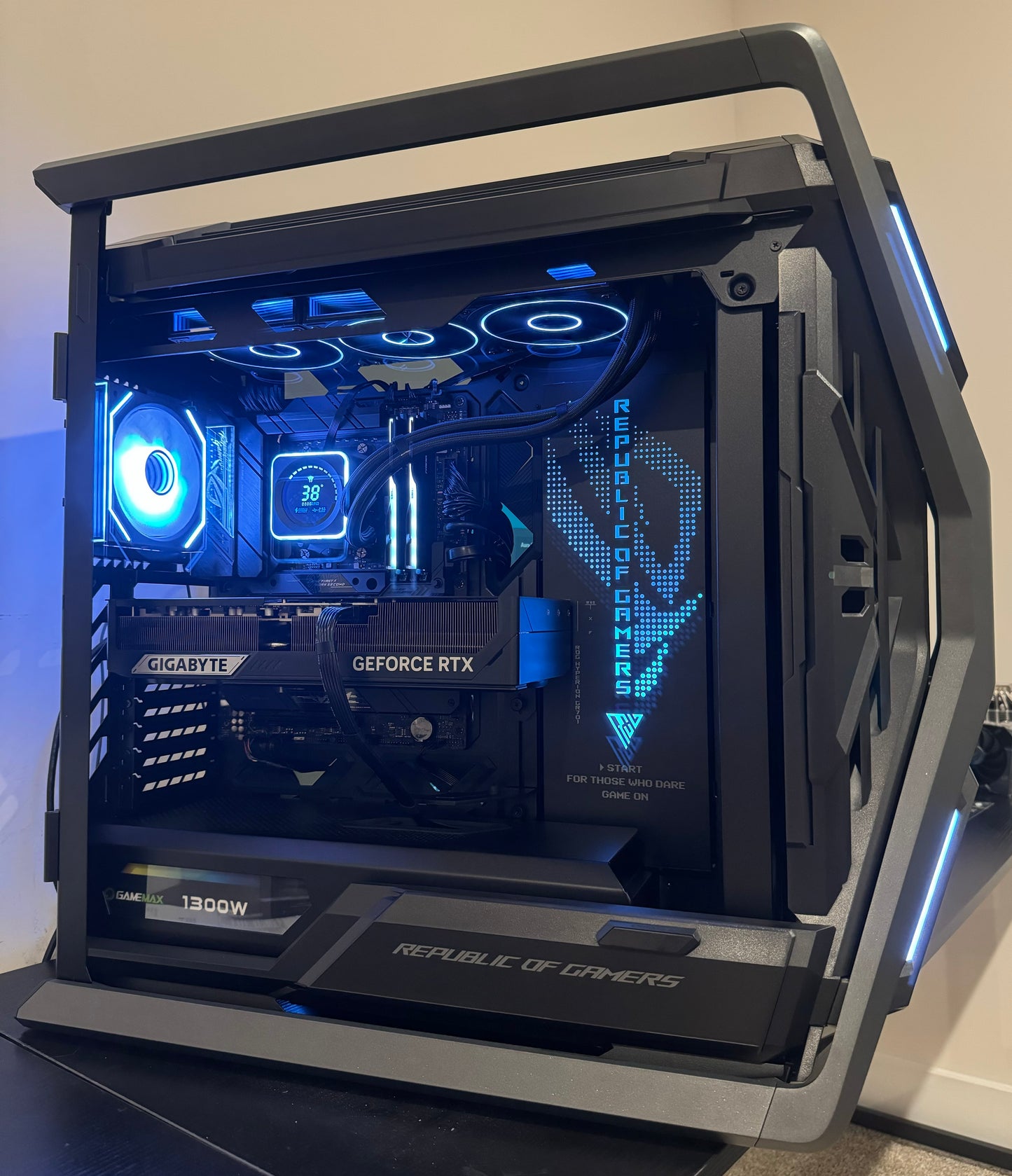 ASUS ROG Strix HYPERION RTX 5090 RYZEN 9800X3D 64GB RAM 4TB SSD GAMING PC
