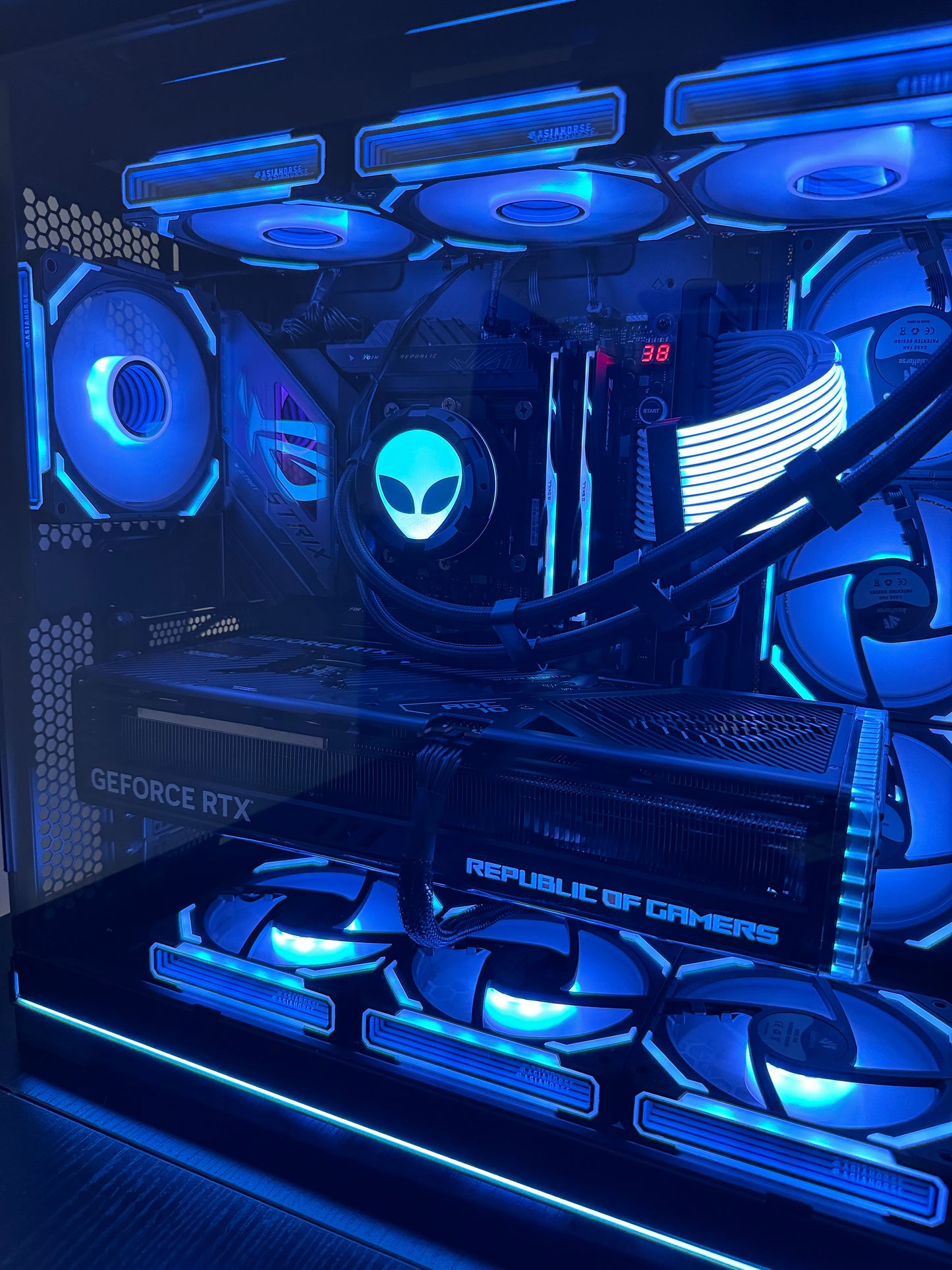 RTX 4090 CUSTOM BUILT GAMING PC - RYZEN 9 7950X3D 32GB DDR5 2TB SSD