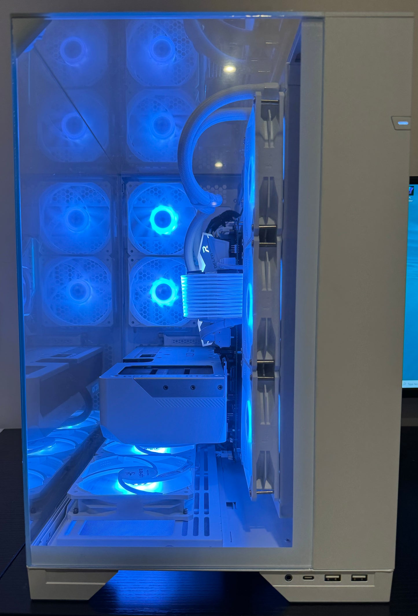 CUSTOM BUILT GAMING PC - RTX 4090 i9 14900K 32GB DDR5 2TB SSD ALL WHITE BUILD