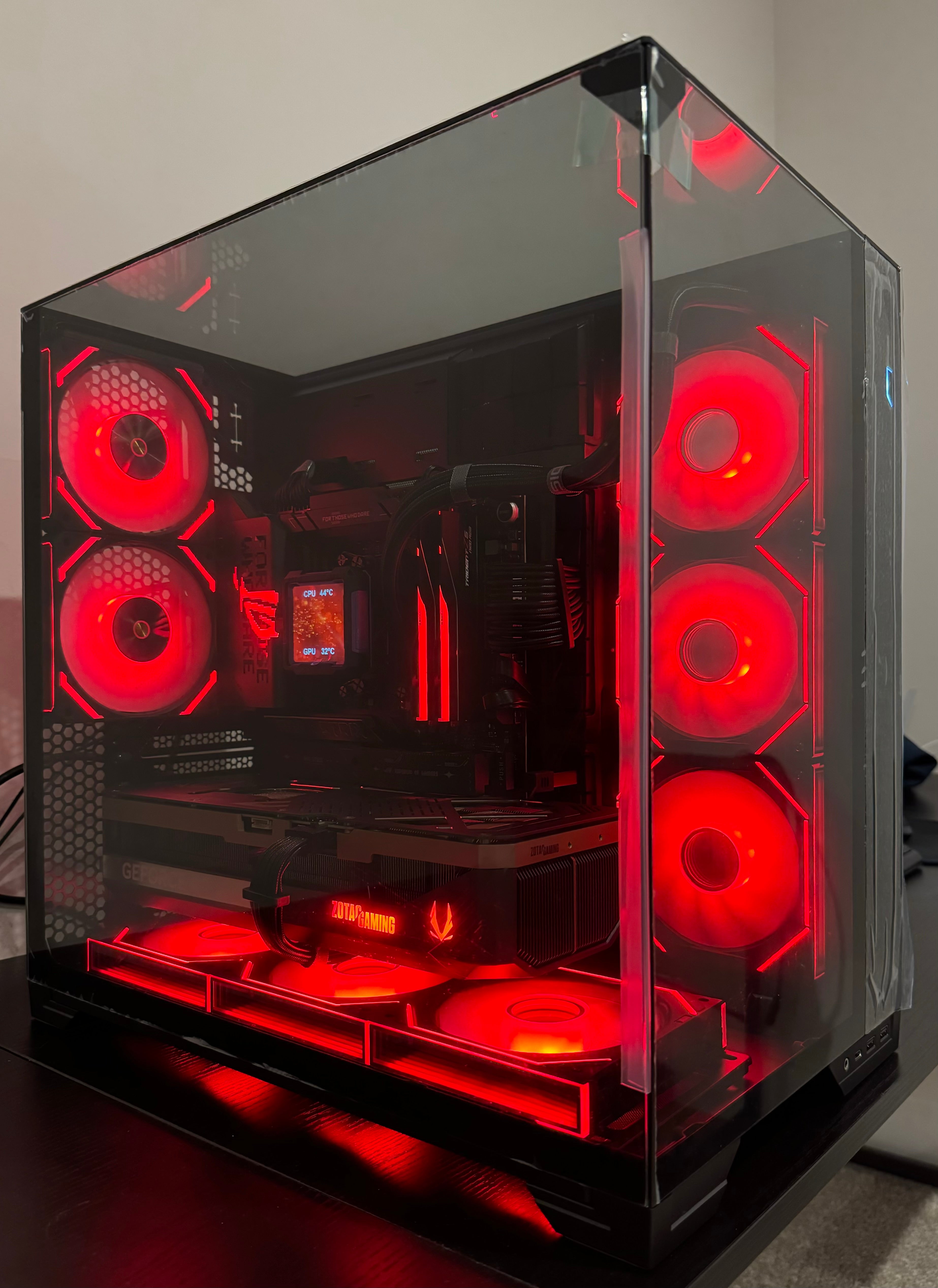RTX 5090 CUSTOM BUILT GAMING PC RYZEN 9 9950X 64GB DDR5 RAM 2TB